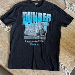 Old Navy Black Dunder Mifflin Graphic Tee Size M